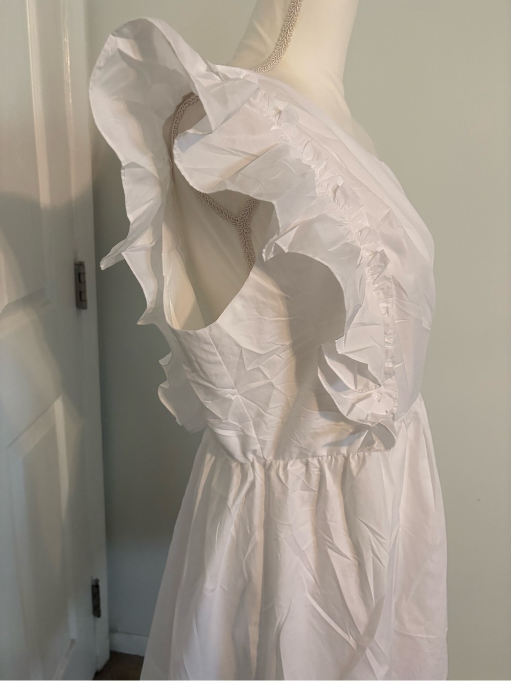 NWT White One Shoulder Ruffle Mini Dress ZESICA L - Picture 7 of 9